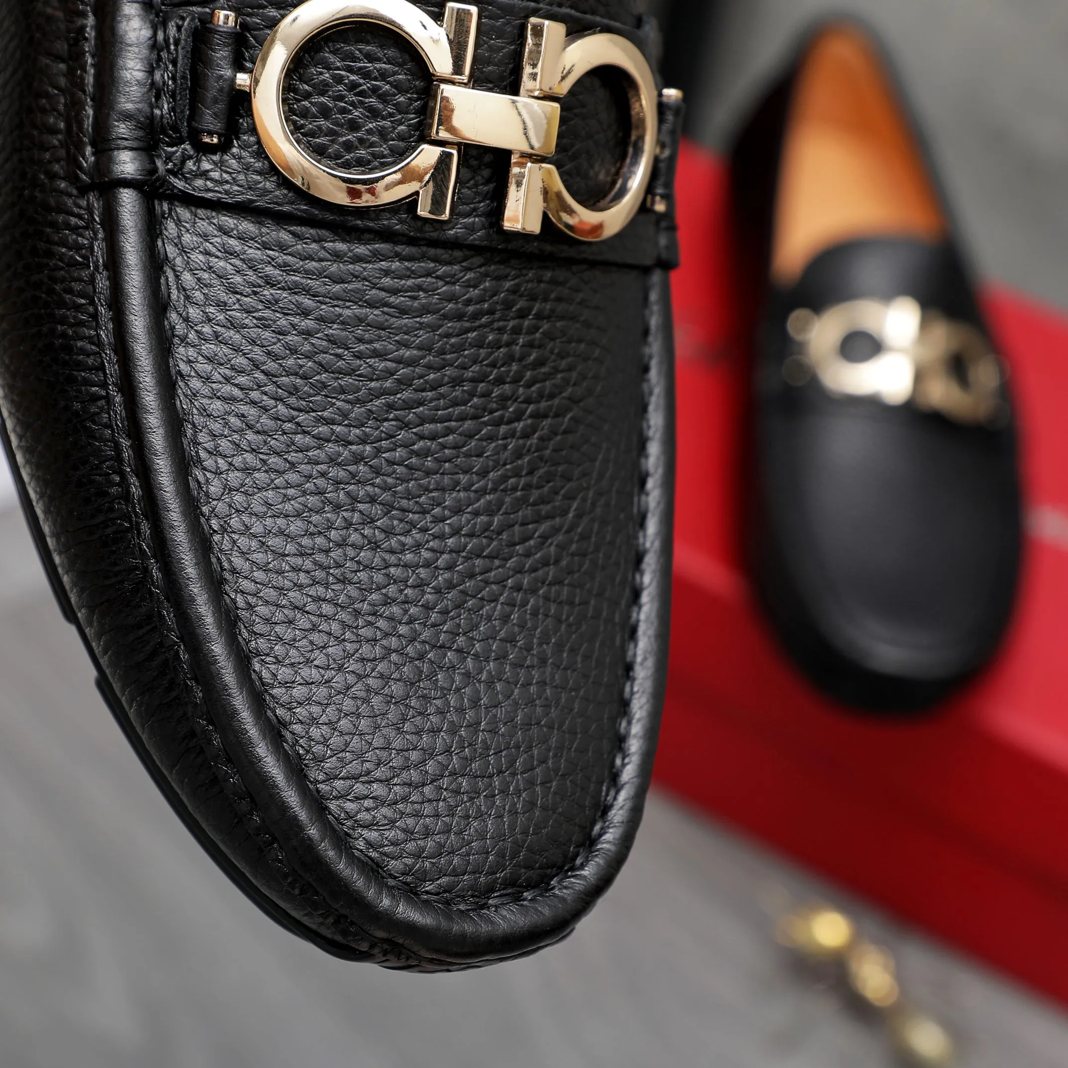 Men's shoes 💰380 Product trademark: Ferragamo "Ferragamo" casual slip-on shoes Regular size: 38-45 (45. Customized, non-returnable) Product materials: Selected pebbled cowhide upper, pigskin lining, rubber outsole